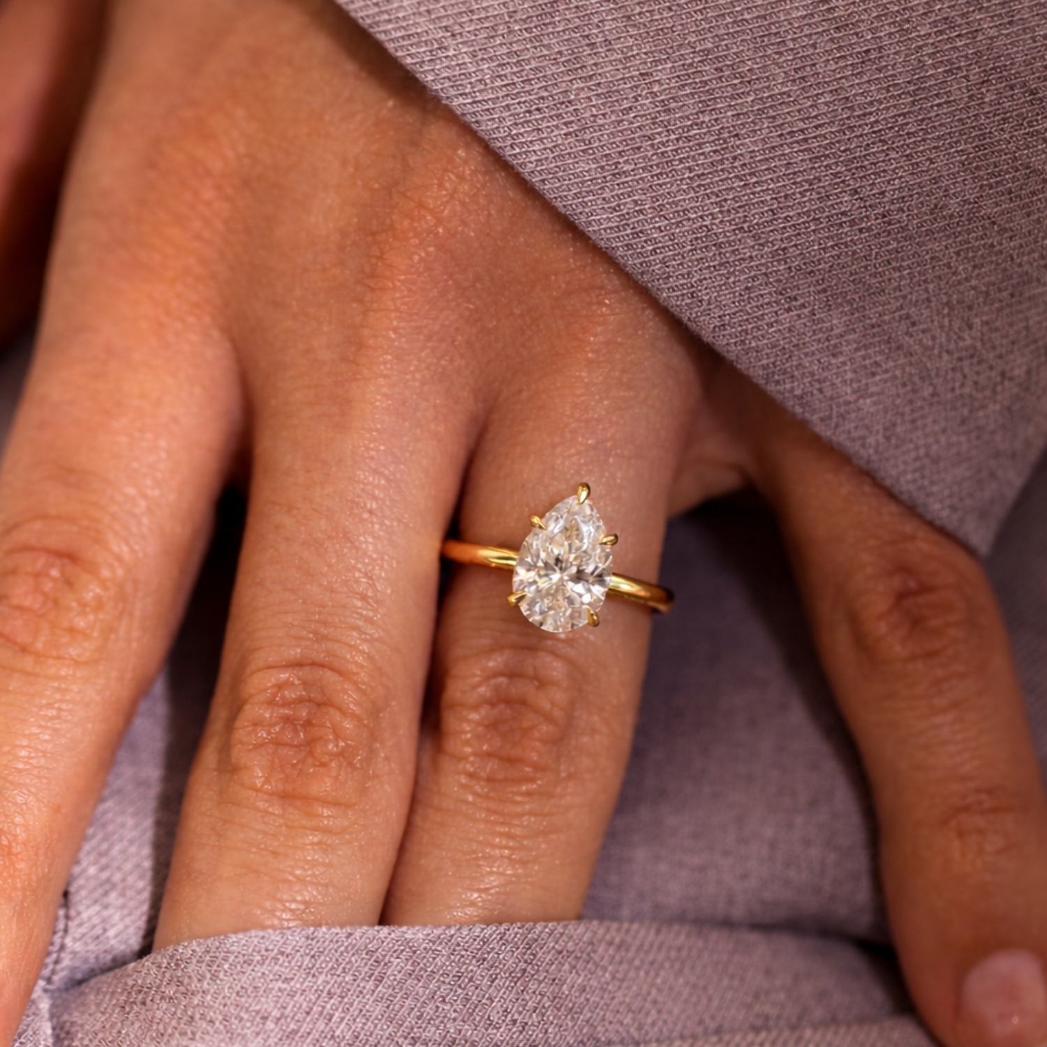 1.5 Karat Damla Kesim Tektaş Yüzük 925 Ayar Gümüş-Anneler Günü Hediyesi